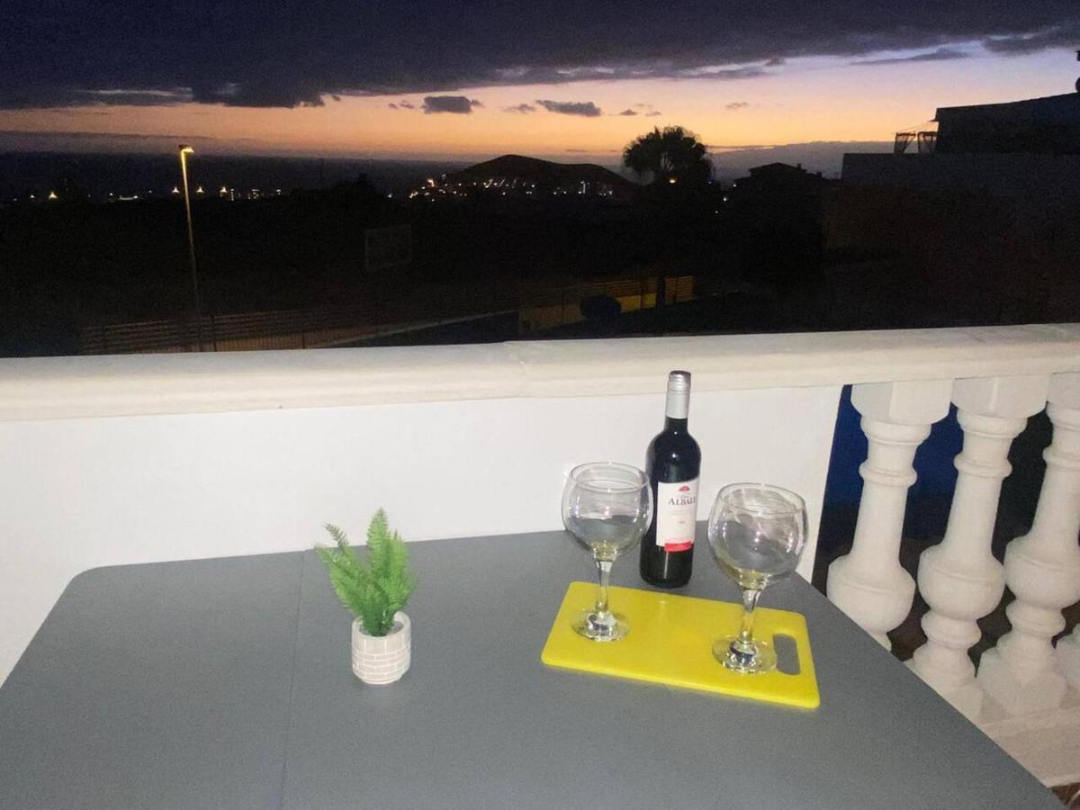 1 Bedroom Giuly Sea Views In Los Cristianos Los Cristianos  Exterior photo